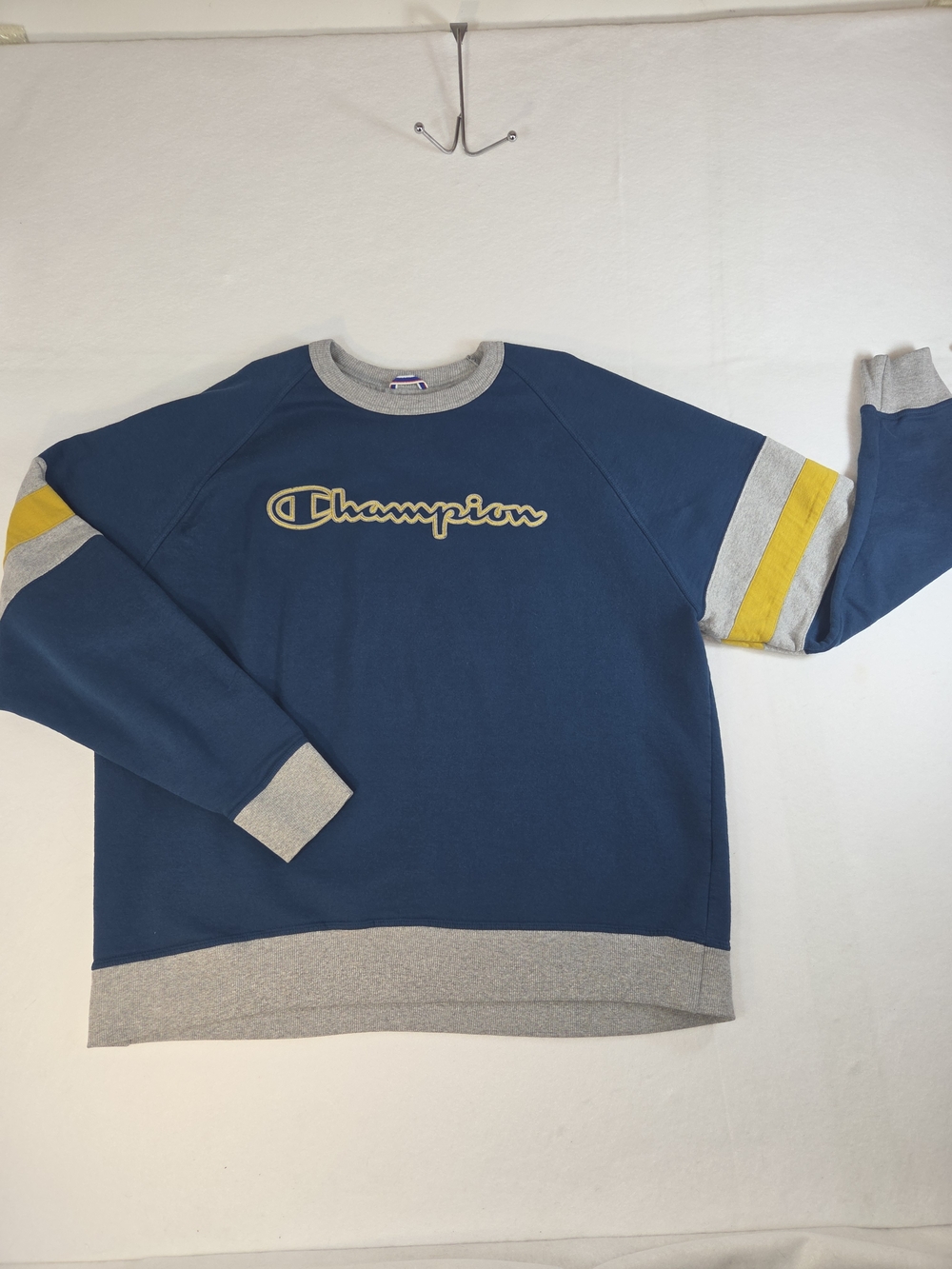 Champion Crewneck Sweatshirt Men's XXL Blue Yellow Gray Colorblock Spellout Ragl